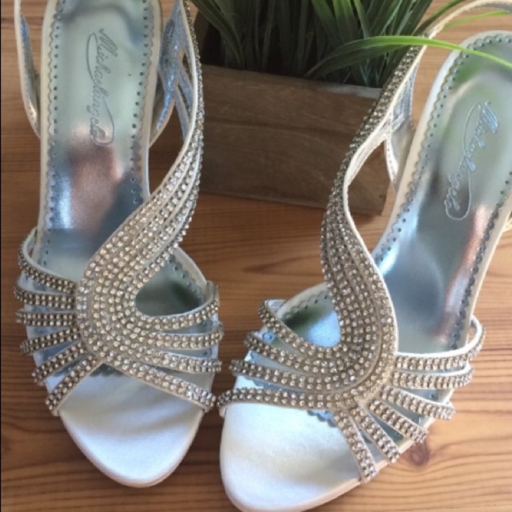 NWT Michaelangelo Donatella Bridal Rhinestone Heels